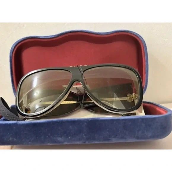 Gucci rectangle frame oversized sunglasses